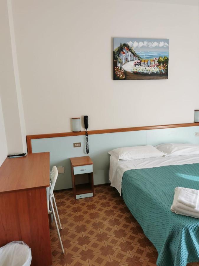 Apartament Garni Edward Bellaria-Igea Marina Zewnętrze zdjęcie