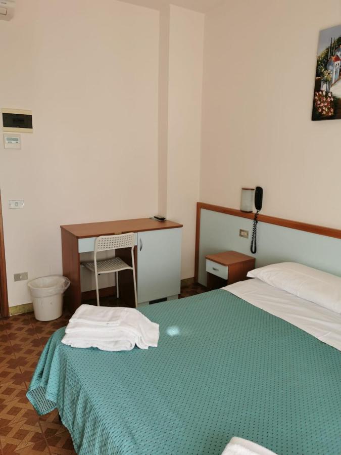 Apartament Garni Edward Bellaria-Igea Marina Zewnętrze zdjęcie